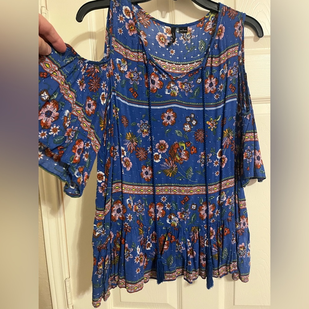 New Directions Blue Open Shoulder Flutter Sleeve Top